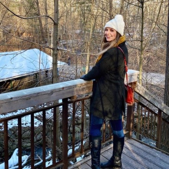 Meet your Posher, Amanda - Picture 1 of 1